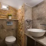 Castello Venetsiana Apartament Simi
