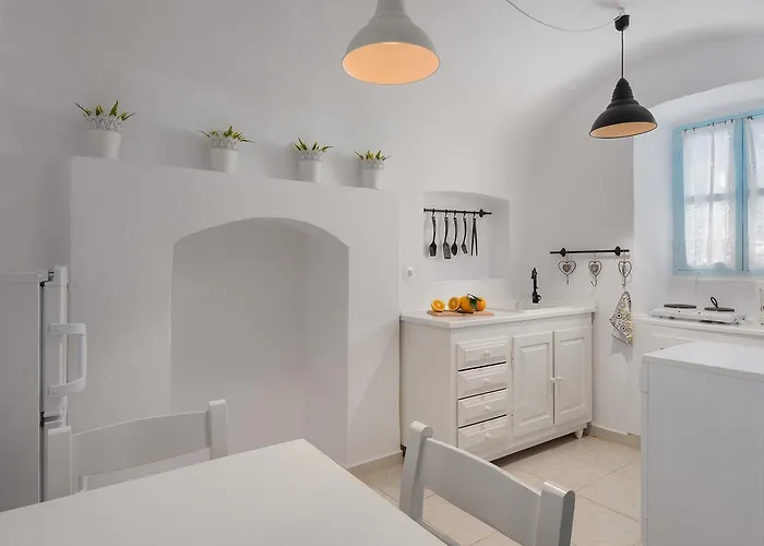 Castello Venetsiana * سيمي